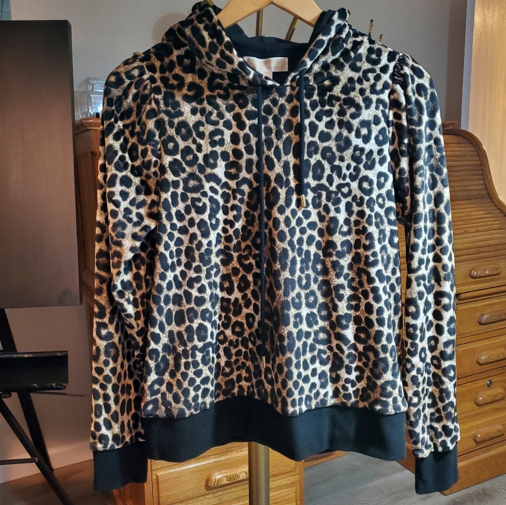 Michael Kors hoodie so soft and warm. Size S